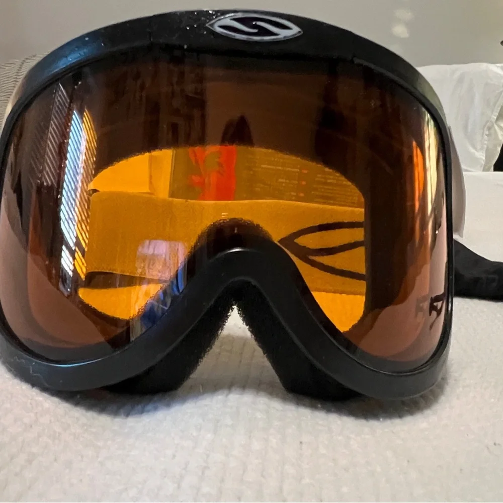 Sun Logic Ski Goggles | Amber Lens | Classic Series | Includes Case & Box